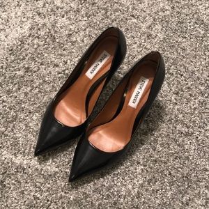 Steve Madden black pumps